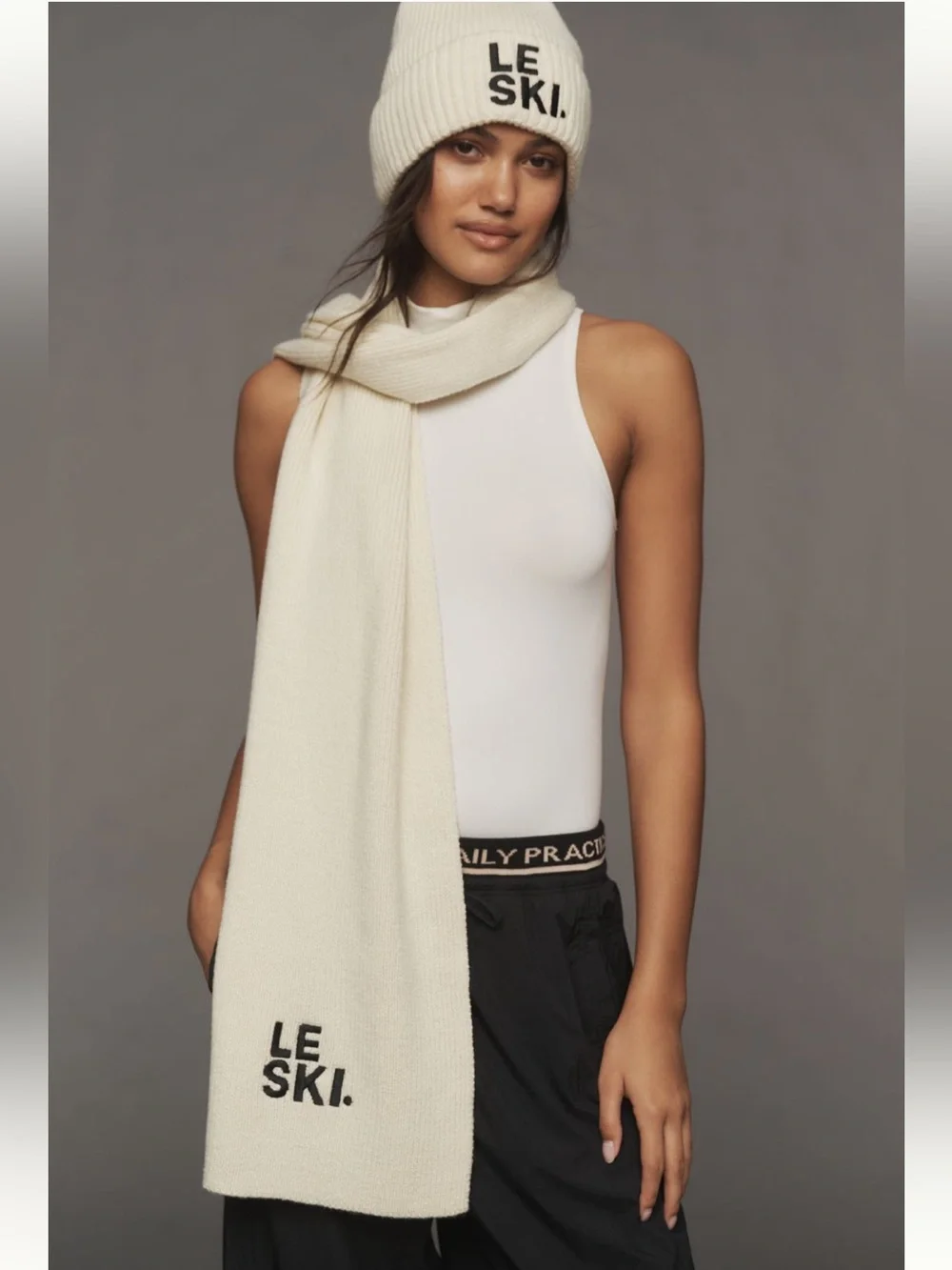 NWT Le Surf. Le Ski Scarf